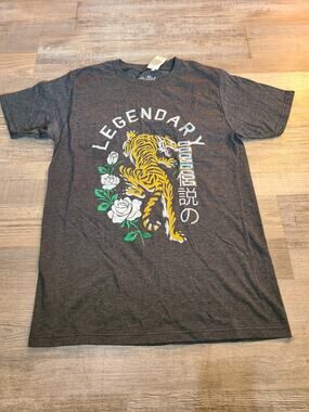 Tee luv small womens gray legendary tee new with tags